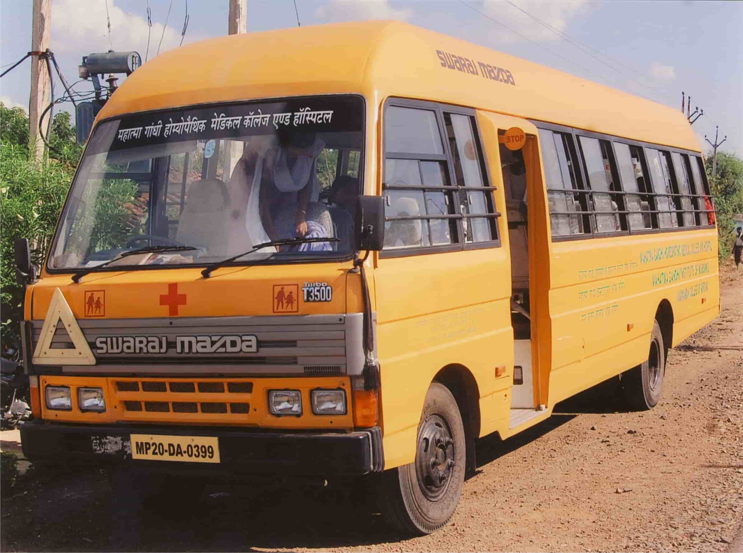 An image of a yellow bus.