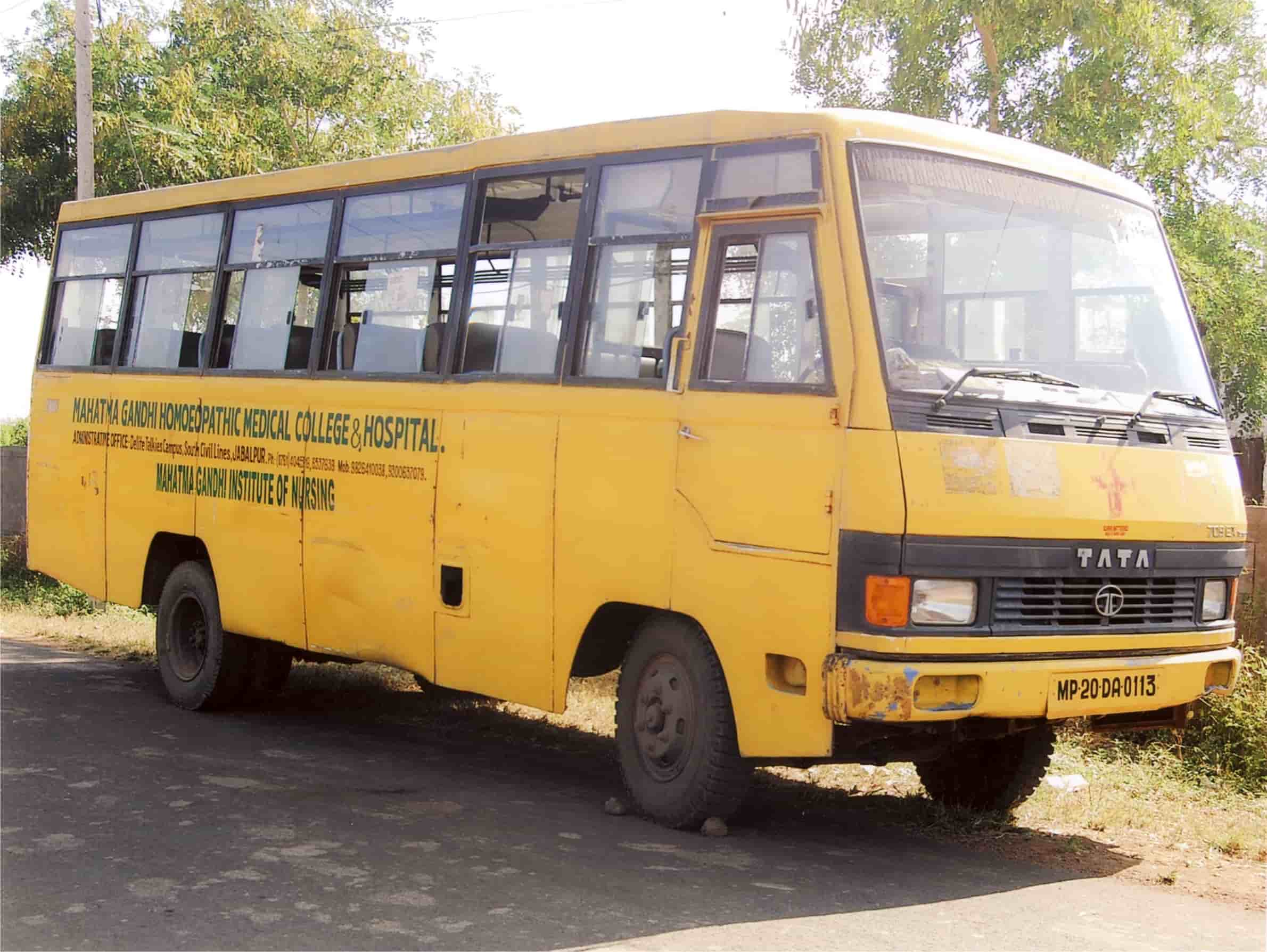 An image of a yellow bus.